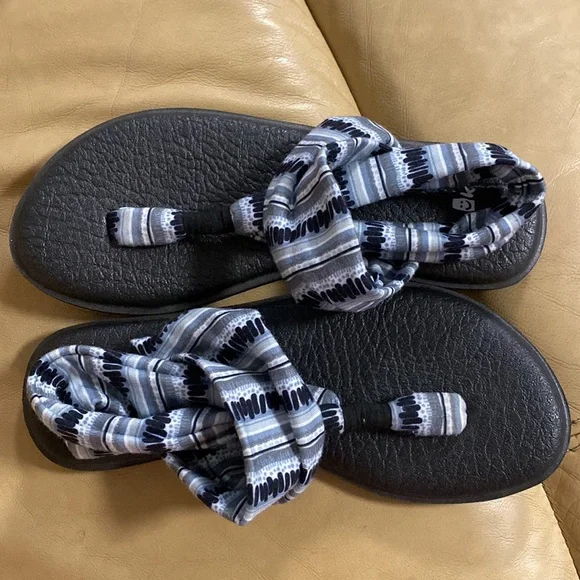 Sanuk Yoga 2 Black+White Island Stripe Sandal - Picture 6 of 10